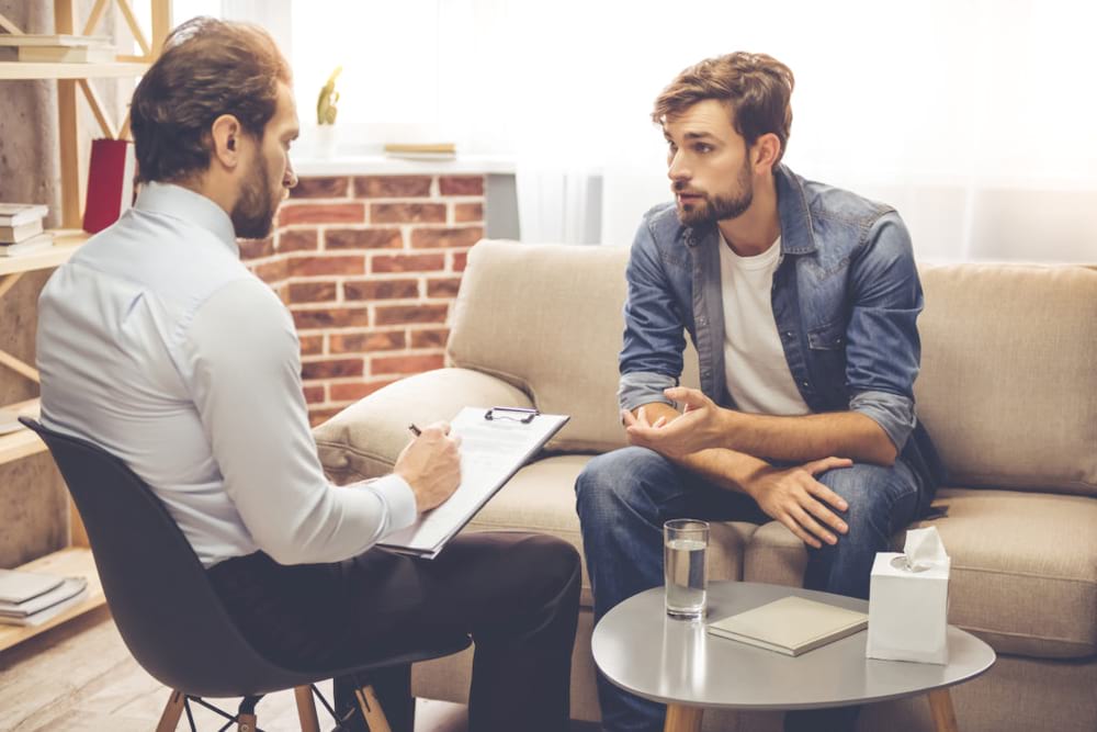 مراجعه به یک سکس تراپیست