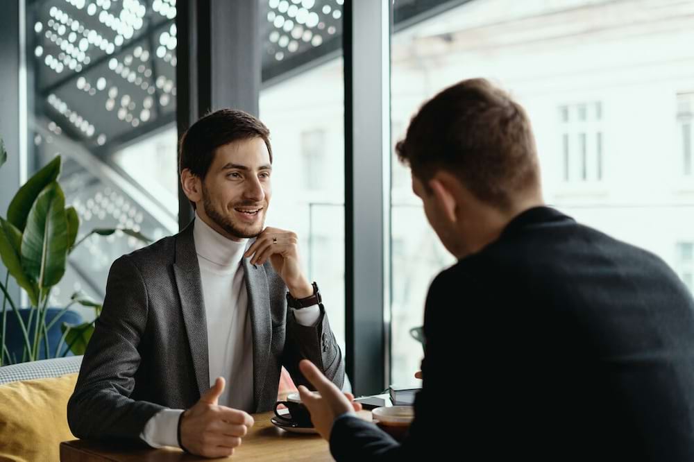 شنیدن حرف های دیگران