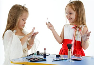 oldimages/postsimages/post0102/Makeupinchildren250.jpg