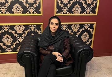 منا ادیبی فر