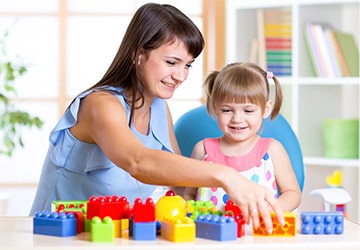 oldimages/postsimages/post0497/child-playing-with-mom-thumb.jpg